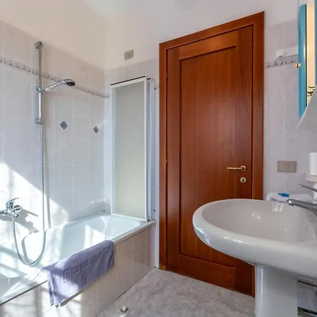 La Tana Apartment